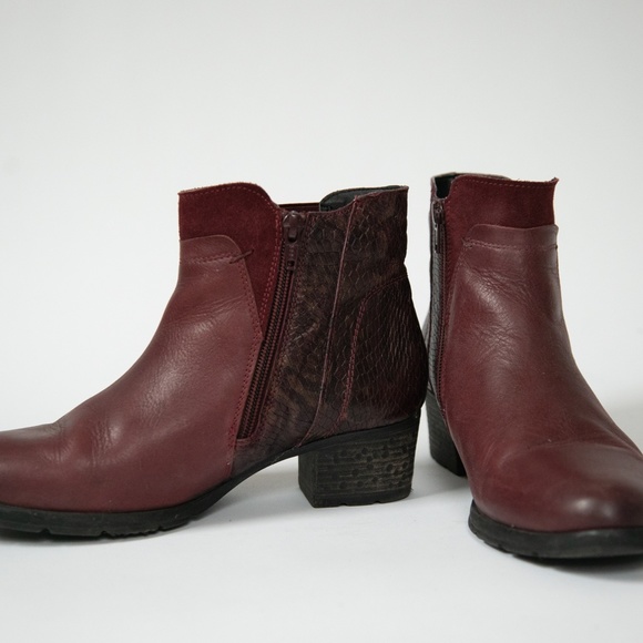 Red Boots! - Picture 1 of 6